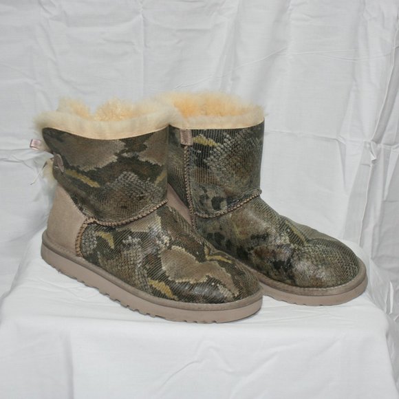 UGG Mini Bailey Bow Snake Metal 1005534-MTL Size 7 - Picture 8 of 10